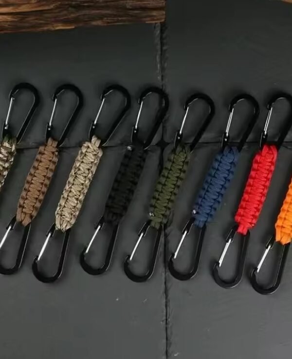Llavero Paracord cordón trenzado de doble hebilla.